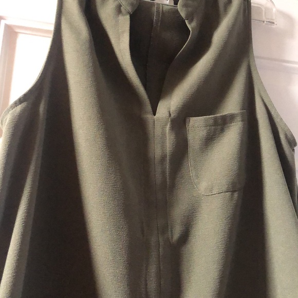 Lush Sleeveless Dress - Picture 2 of 4